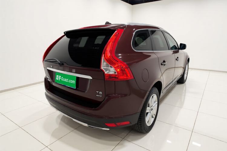 Used Volvo XC60 2017 T5 AWD Smart Upgrade Edition Rear Right 45 Deg