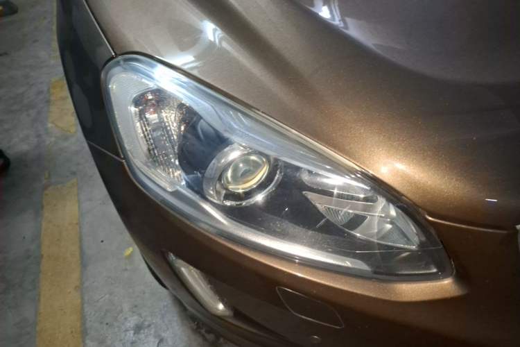 Used Volvo XC60 2017 T5 Smart Upgrade Edition Right Front Headlight