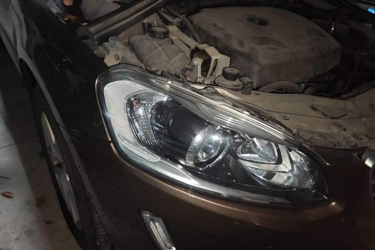 Used Volvo XC60 2017 T5 Smart Upgrade Edition Right Front Headlight