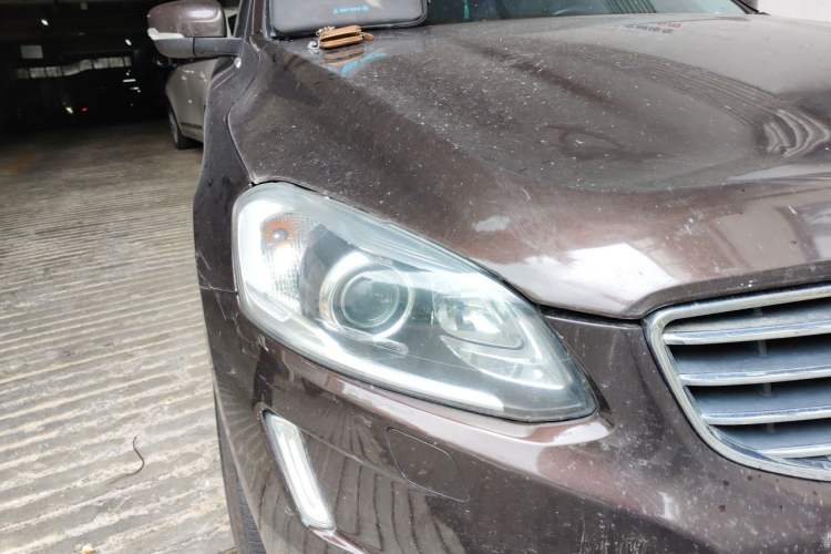 Used Volvo XC60  Right Front Headlight