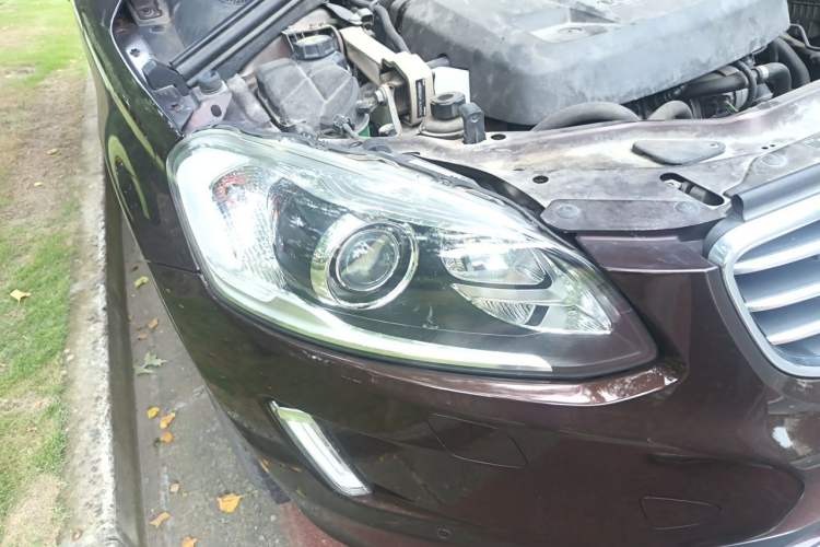 Used Volvo XC60 2017 T5 AWD Smart Upgrade Edition Right Front Headlight