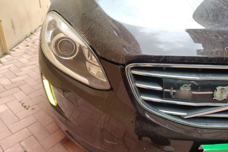 Used Volvo XC60 2017 T5 AWD Smart Range Edition Right Front Headlight