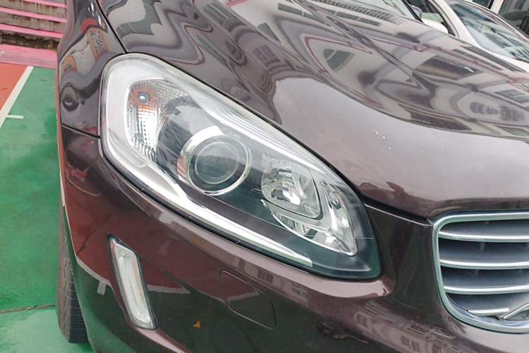 Used Volvo XC60 2017 T5 Smart Upgrade Edition Right Front Headlight