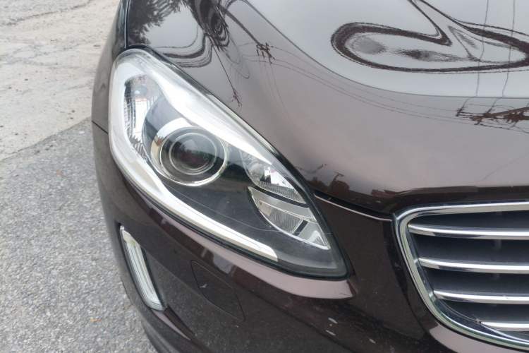 Used Volvo XC60 2017 T5 AWD Smart Upgrade Edition Right Front Headlight
