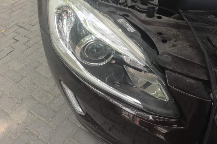Used Volvo XC60 2017 T5 AWD Smart Upgrade Edition Right Front Headlight