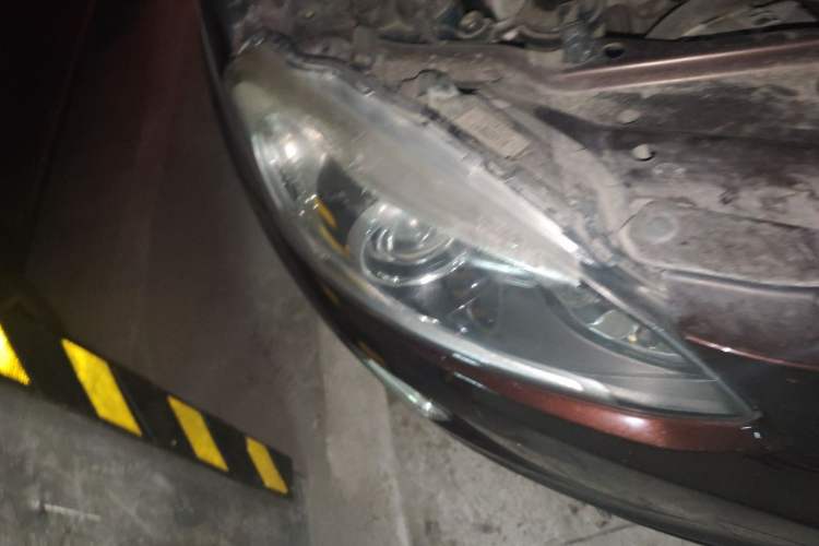 Used Volvo XC60 2017 T5 AWD Smart Drive Edition Right Front Headlight