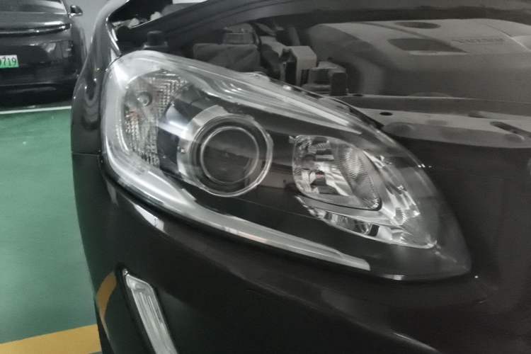 Used Volvo XC60 2017 T5 Smart Upgrade Edition Right Front Headlight