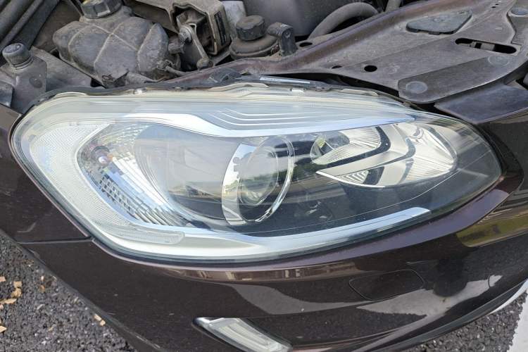 Used Volvo XC60 2017 T5 Smart Upgrade Edition Right Front Headlight