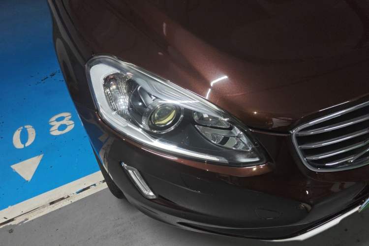 Used Volvo XC60 2017 T5 Smart Upgrade Edition Right Front Headlight