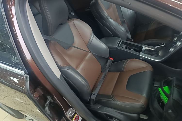 Used Volvo XC60 2017 T5 AWD Smart Range Edition Right Front Seat