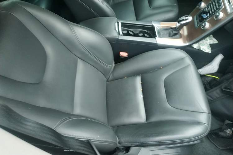 Used Volvo XC60 2017 T5 AWD Smart Upgrade Edition Right Front Seat