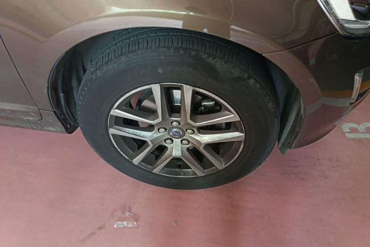 Used Volvo XC60 2017 T5 AWD Smart Upgrade Model Right Front Wheel Hub