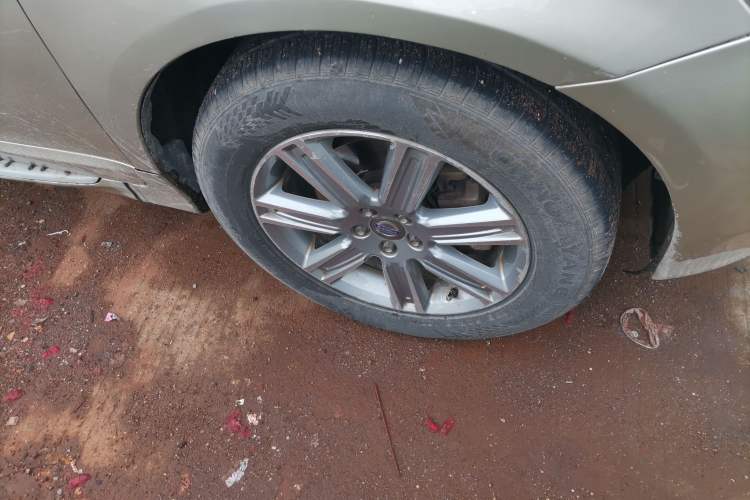 Used Volvo XC60 2017 T5 AWD Smart Upgrade Model Right Front Wheel Hub