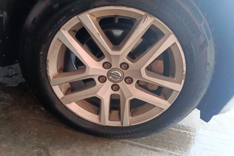Used Volvo XC60 2017 T5 Smart Upgrade Edition Right Front Wheel Hub