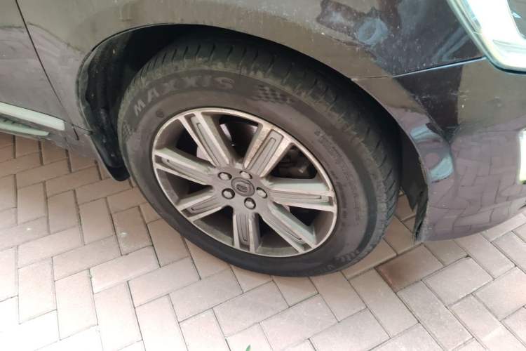 Used Volvo XC60 2017 T5 AWD Smart Range Edition Right Front Wheel Hub