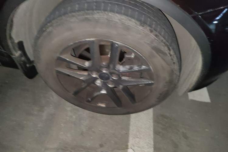 Used Volvo XC60 2017 T5 Smart Upgrade Edition Right Front Wheel Hub