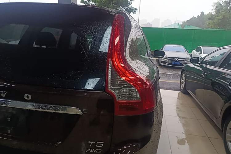 Used Volvo XC60 2017 T5 AWD Smart Range Edition Right Rear Taillight