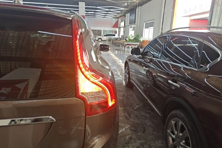 Used Volvo XC60 2017 T5 AWD Smart Upgrade Edition Right Rear Taillight