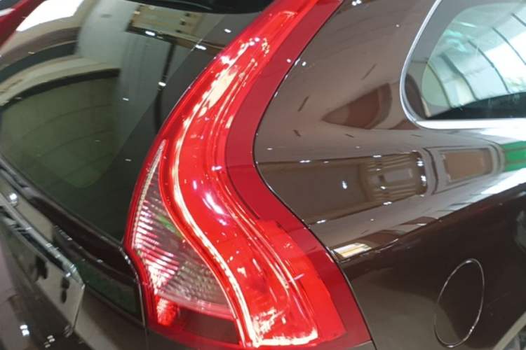 Used Volvo XC60 2017 T5 AWD Smart Upgrade Edition Right Rear Taillight