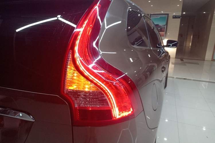 Used Volvo XC60 2017 T5 AWD Smart Upgrade Edition Right Rear Taillight