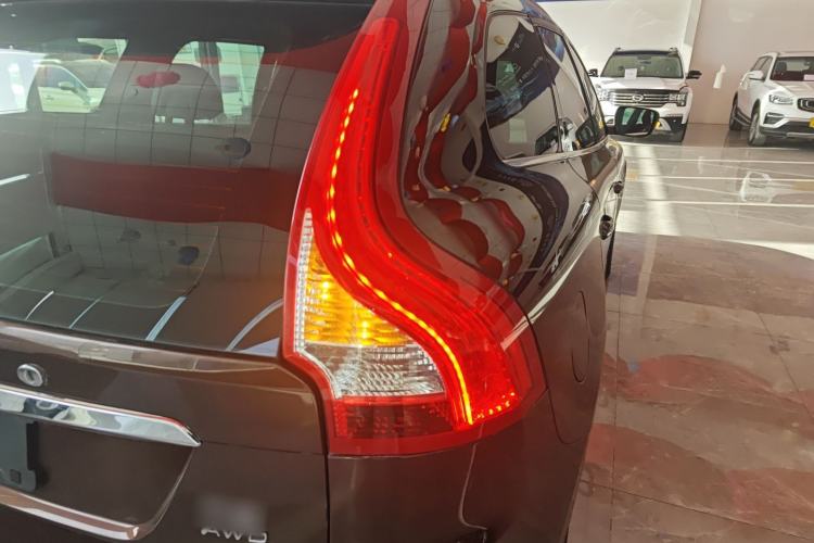 Used Volvo XC60 2017 T5 AWD Smart Upgrade Edition Right Rear Taillight