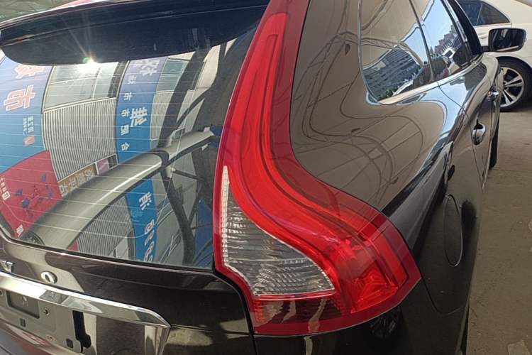 Used Volvo XC60 2017 T5 AWD Smart Upgrade Edition Right Rear Taillight