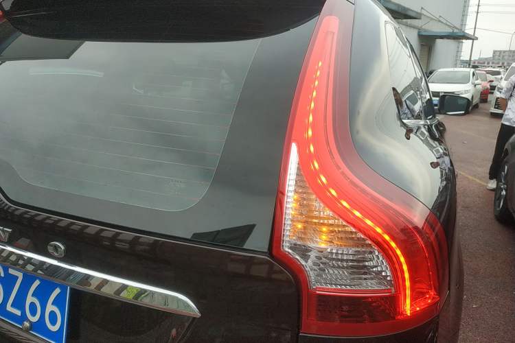 Used Volvo XC60 2017 T5 AWD Smart Upgrade Edition Right Rear Taillight