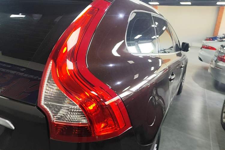 Used Volvo XC60 2017 T5 AWD Smart Upgrade Edition Right Rear Taillight