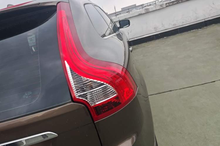 Used Volvo XC60 2017 T5 AWD Smart Range Edition Right Rear Taillight