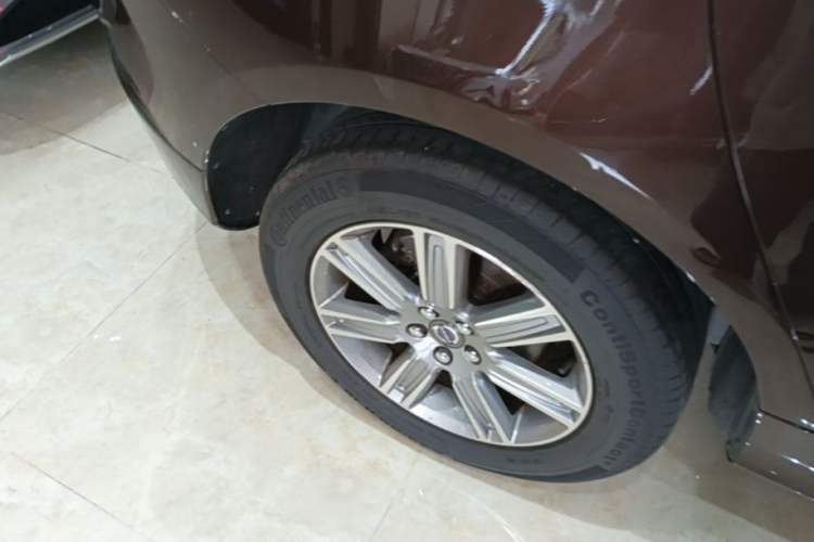 Used Volvo XC60 2017 T5 AWD Smart Upgrade Edition Right Rear Wheel Hub