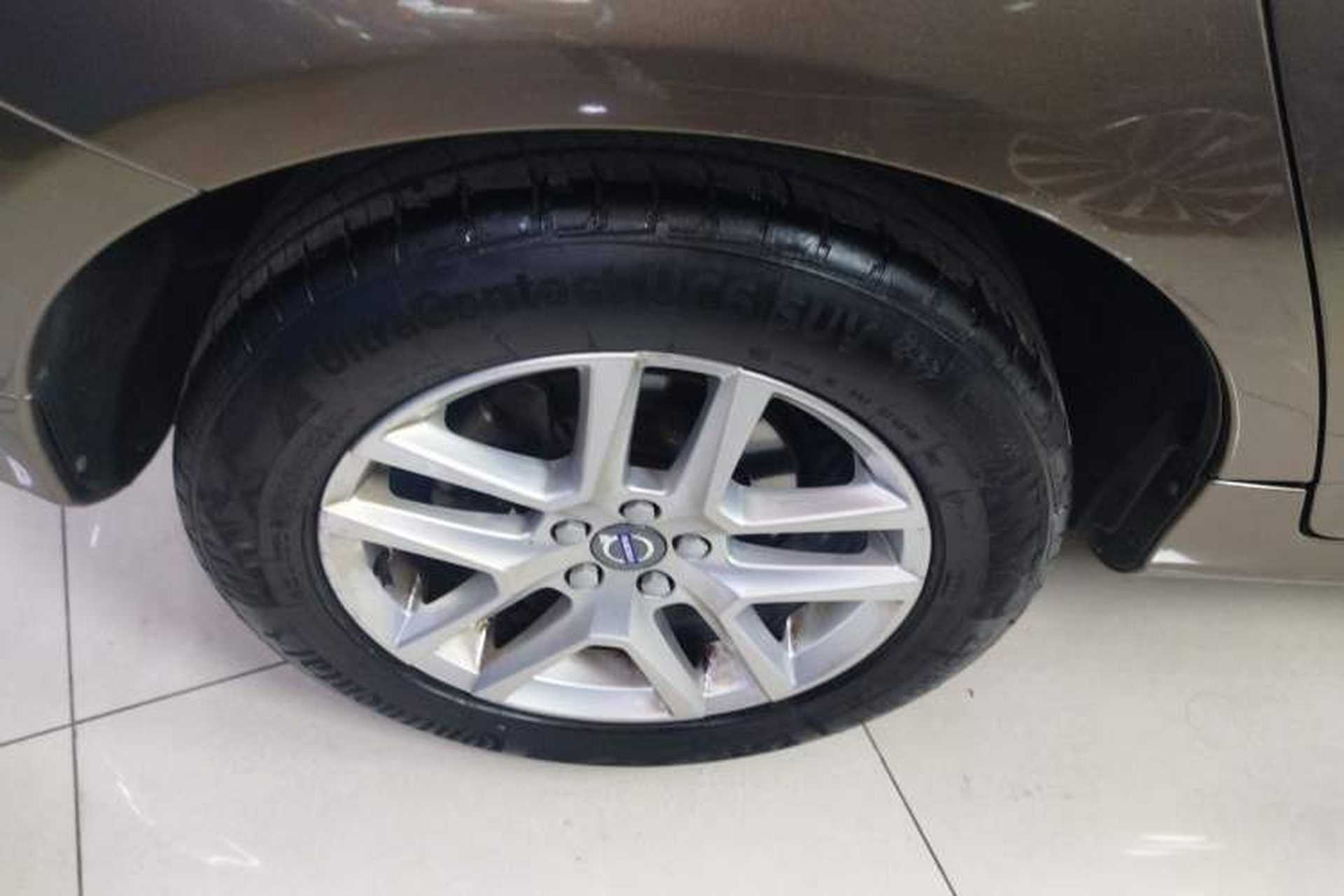 Used Volvo XC60 2017 T5 Smart Upgrade Edition Right Rear Wheel Hub