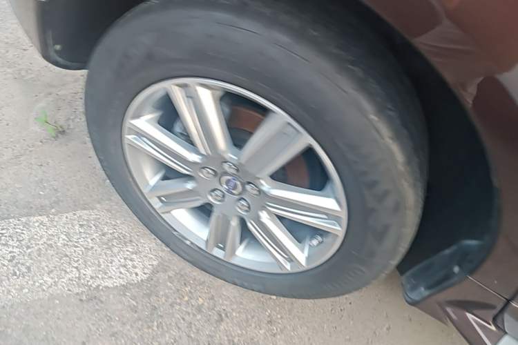 Used Volvo XC60 2017 T5 AWD Smart Upgrade Edition Right Rear Wheel Hub