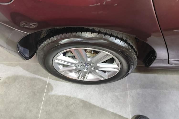 Used Volvo XC60 2017 T5 AWD Smart Upgrade Edition Right Rear Wheel Hub