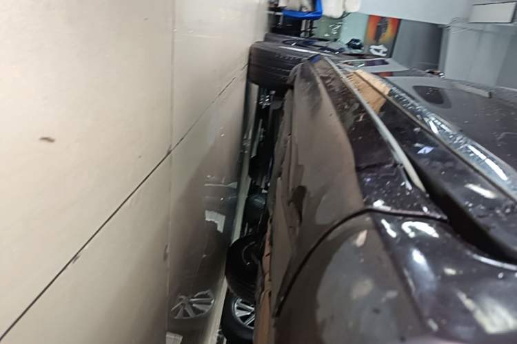 Used Volvo XC60 2017 T5 AWD Smart Range Edition Right Side Sill