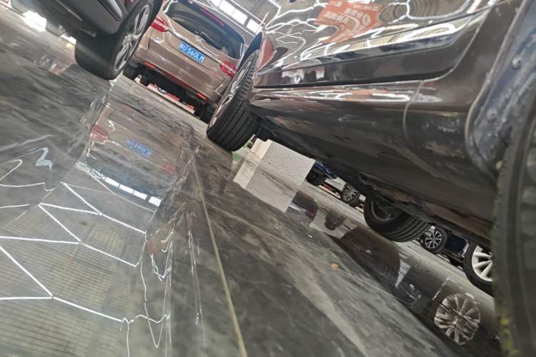 Used Volvo XC60 2017 T5 AWD Smart Upgrade Edition Right Side Sill