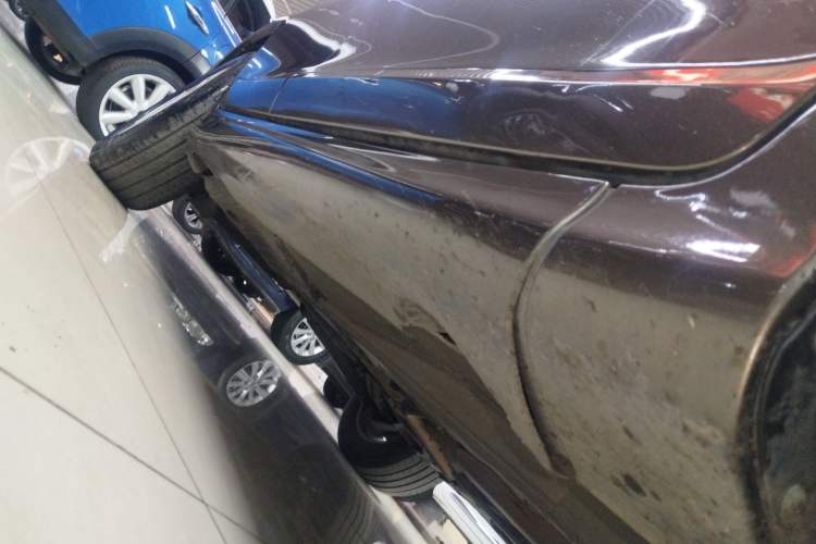 Used Volvo XC60 2017 T5 Smart Upgrade Edition Right Side Sill