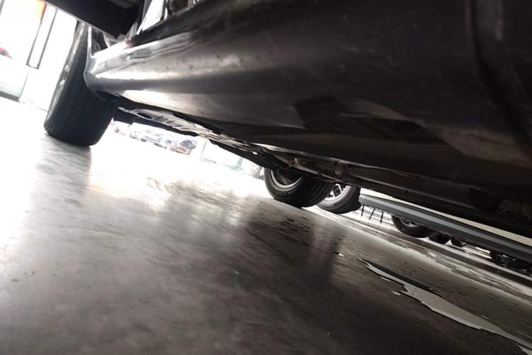 Used Volvo XC60 2017 T5 Smart Upgrade Edition Right Side Sill