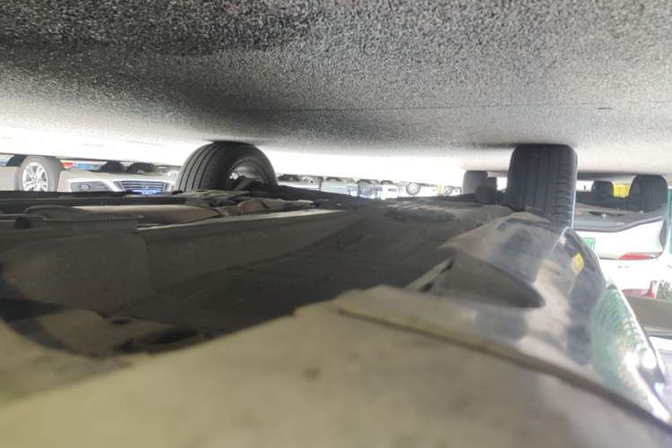 Used Volvo XC60 2017 T5 AWD Smart Upgrade Edition Right Side Sill