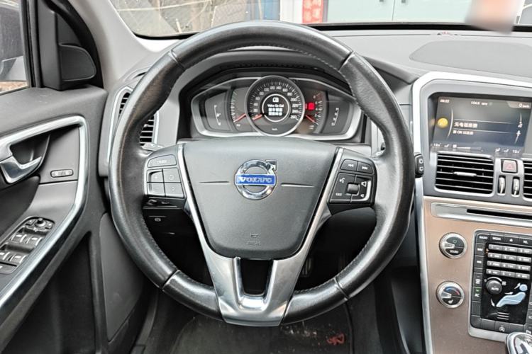 Used Volvo XC60 2017 T5 Smart Upgrade Edition Steering Wheel