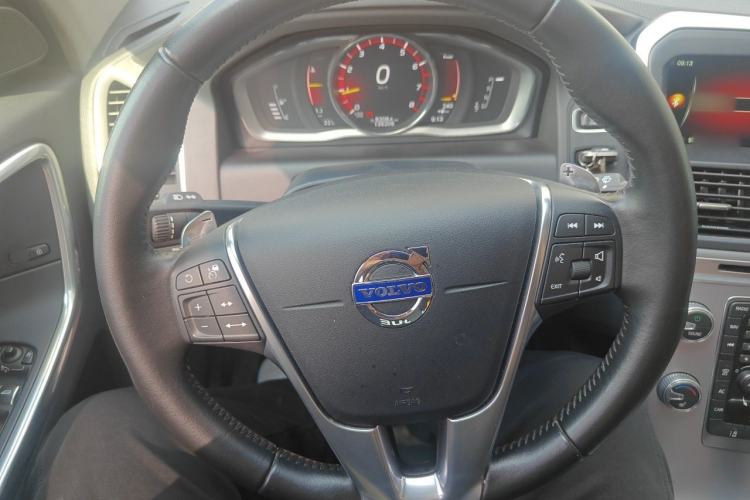 Used Volvo XC60 2017 T5 AWD Smart Drive Edition Steering Wheel