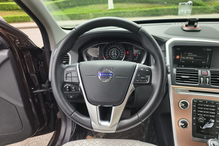 Used Volvo XC60 2017 T5 Smart Upgrade Edition Steering Wheel