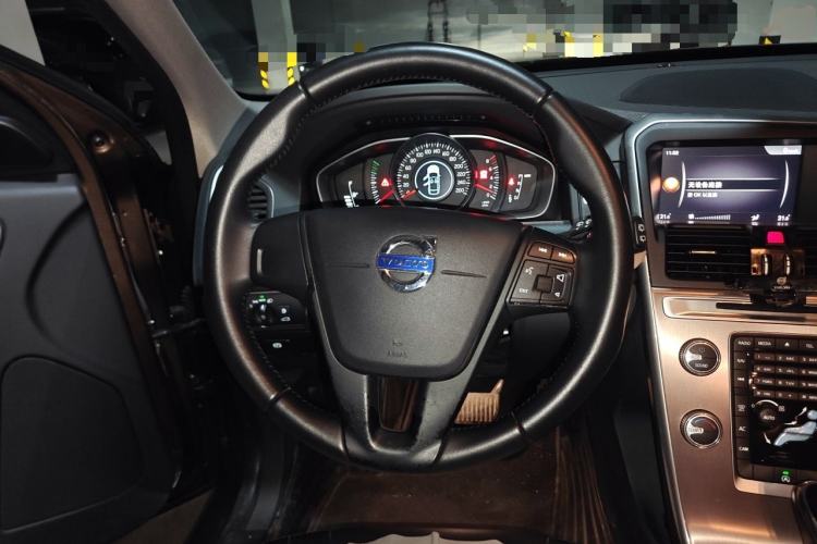 Used Volvo XC60 2017 T5 Smart Upgrade Edition Steering Wheel