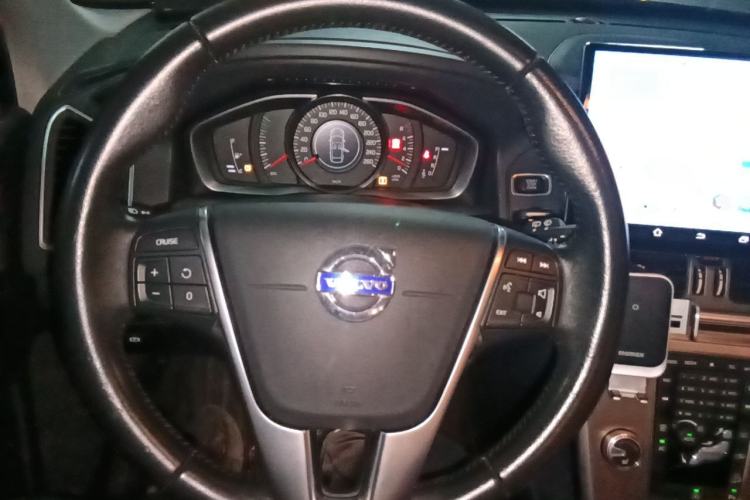 Used Volvo XC60 2017 T5 Smart Upgrade Edition Steering Wheel
