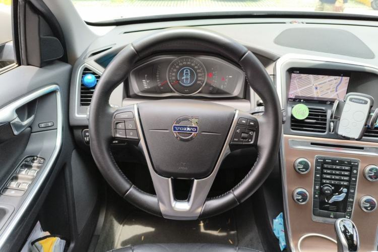 Used Volvo XC60 2017 T5 AWD Smart Upgrade Edition Steering Wheel