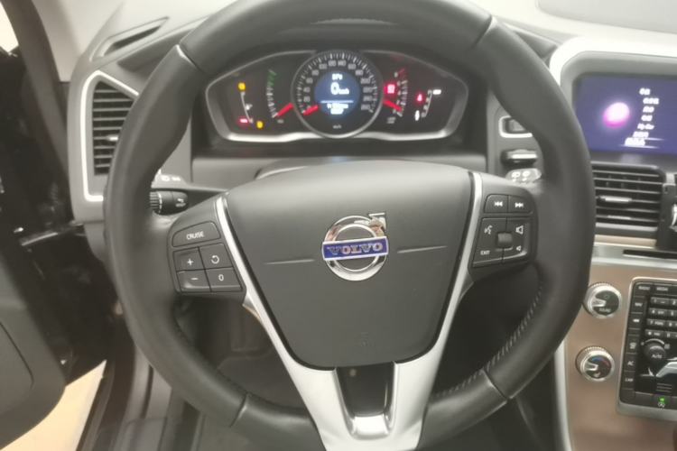 Used Volvo XC60 2017 T5 AWD Smart Upgrade Edition Steering Wheel