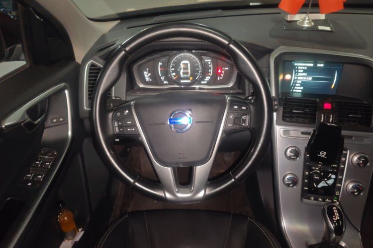 Used Volvo XC60 2017 T5 AWD Smart Range Edition Steering Wheel