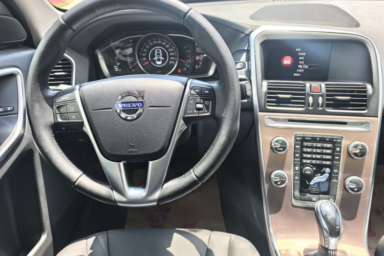 Used Volvo XC60 2017 T5 AWD Smart Upgrade Edition Steering Wheel