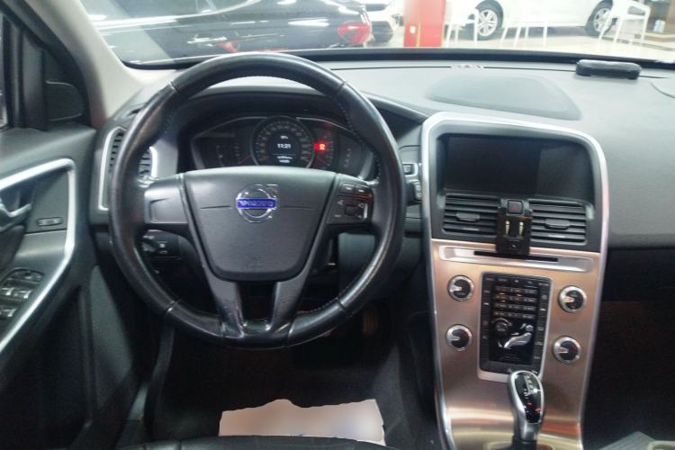 Used Volvo XC60 2017 T5 Smart Upgrade Edition Steering Wheel