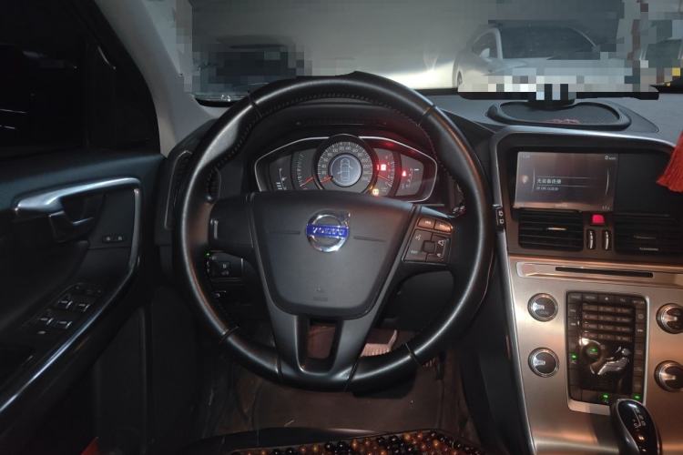 Used Volvo XC60 2017 T5 Smart Upgrade Edition Steering Wheel