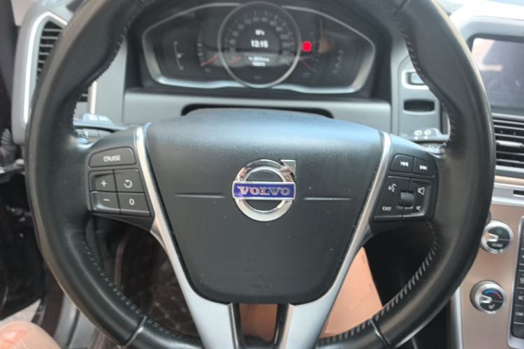 Used Volvo XC60 2017 T5 AWD Smart Upgrade Edition Steering Wheel
